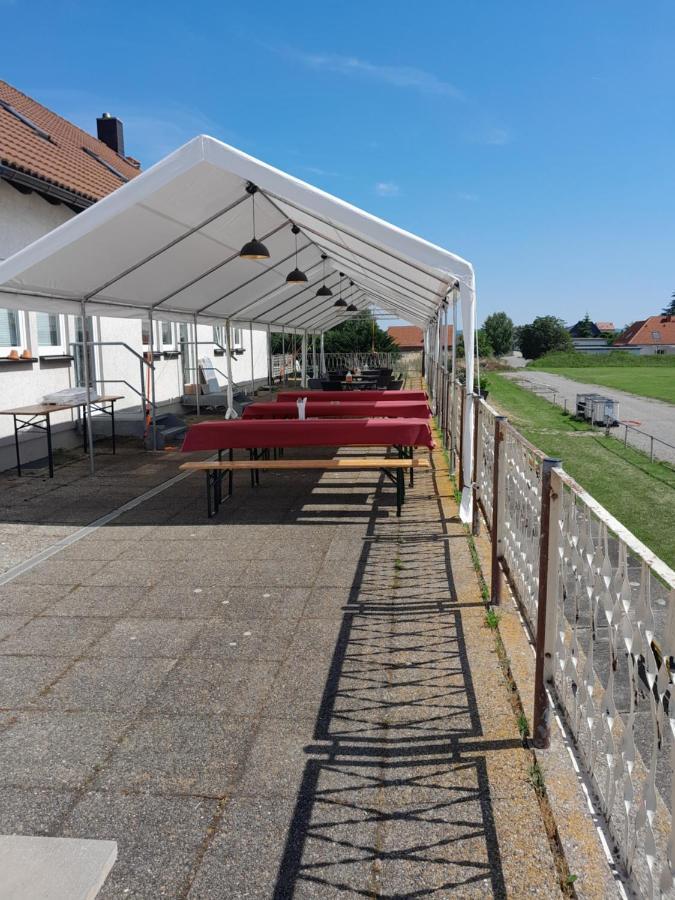 Sport & Freizeit Centrum Pension Heudeber Exterior foto